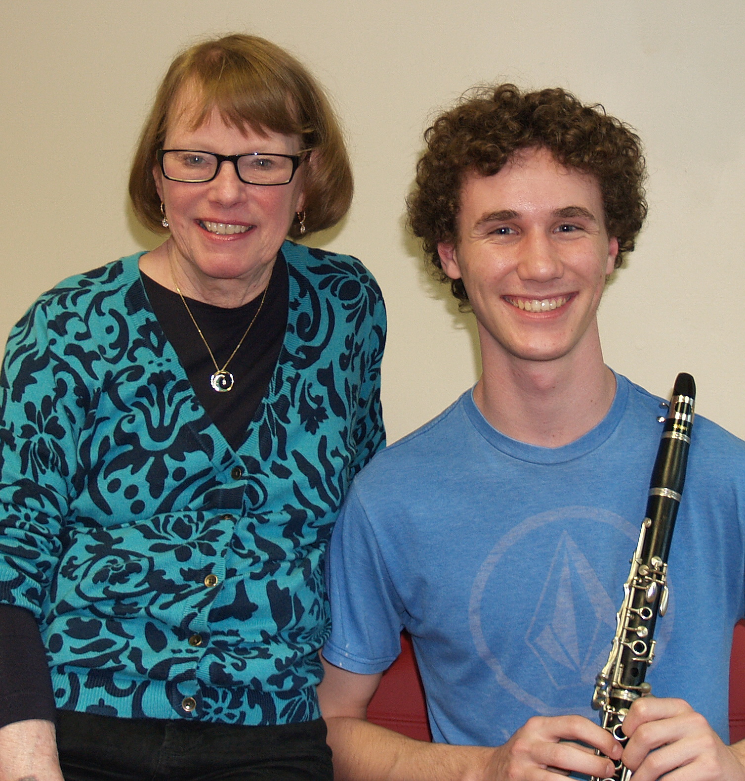 Johnathan Salman & Leslie Jonathan Salman receives a clarinet from Instrument Match chair Leslie Barger